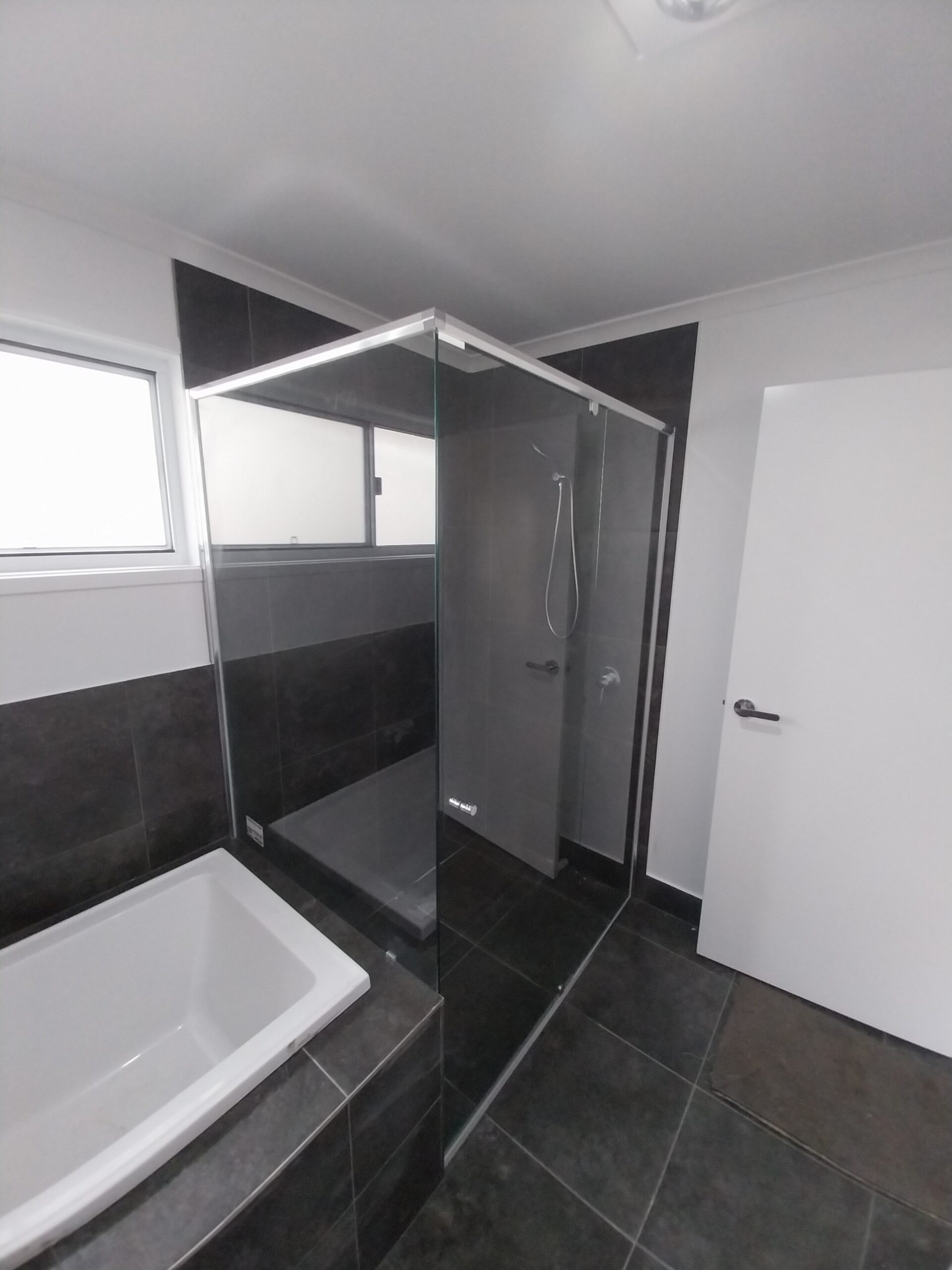 Semi Frameless Shower Screens - Image 8