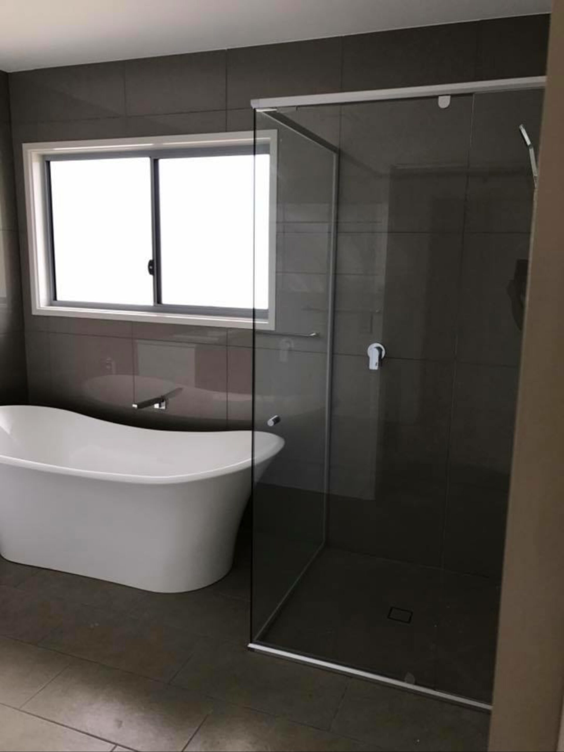 Semi Frameless Shower Screens - Image 9