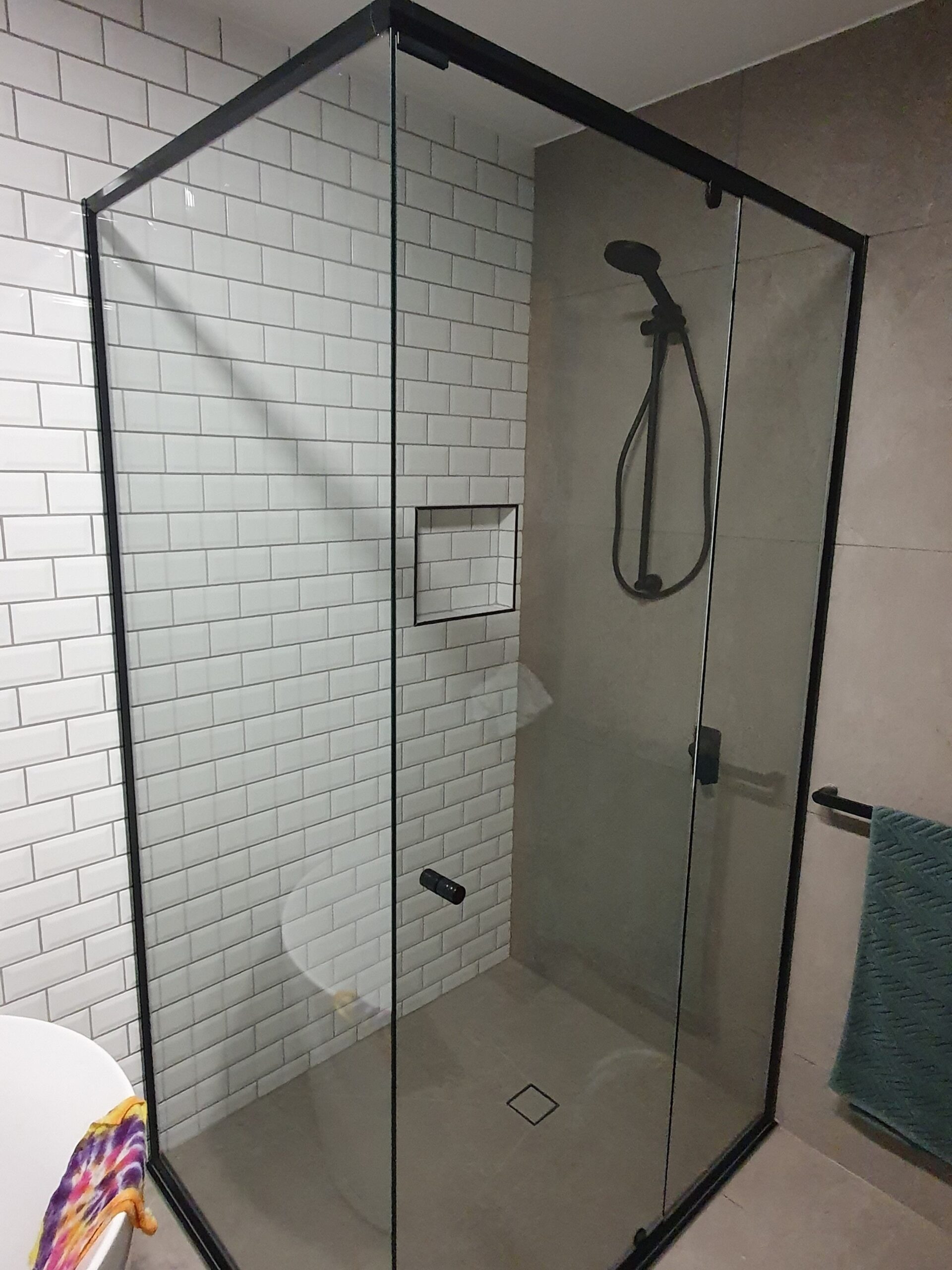 Semi Frameless Shower Screens - Image 11