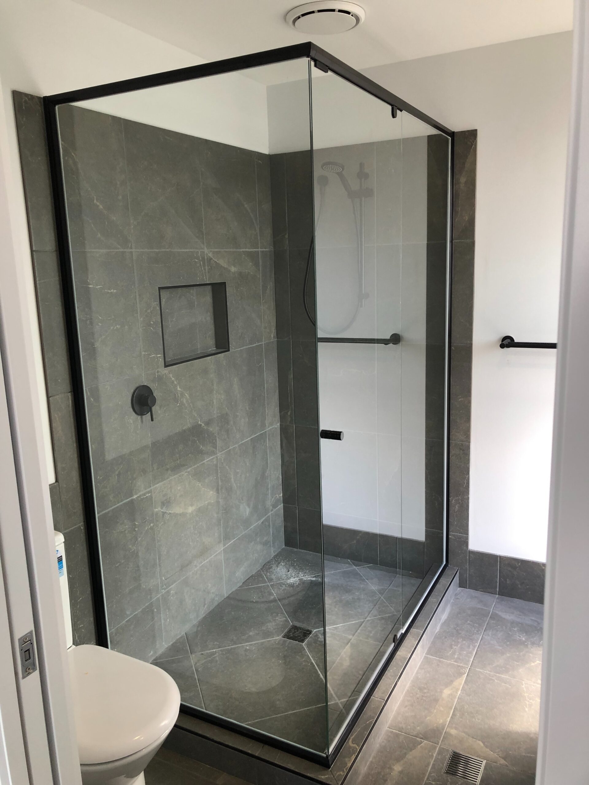 Semi Frameless Shower Screens - Image 13