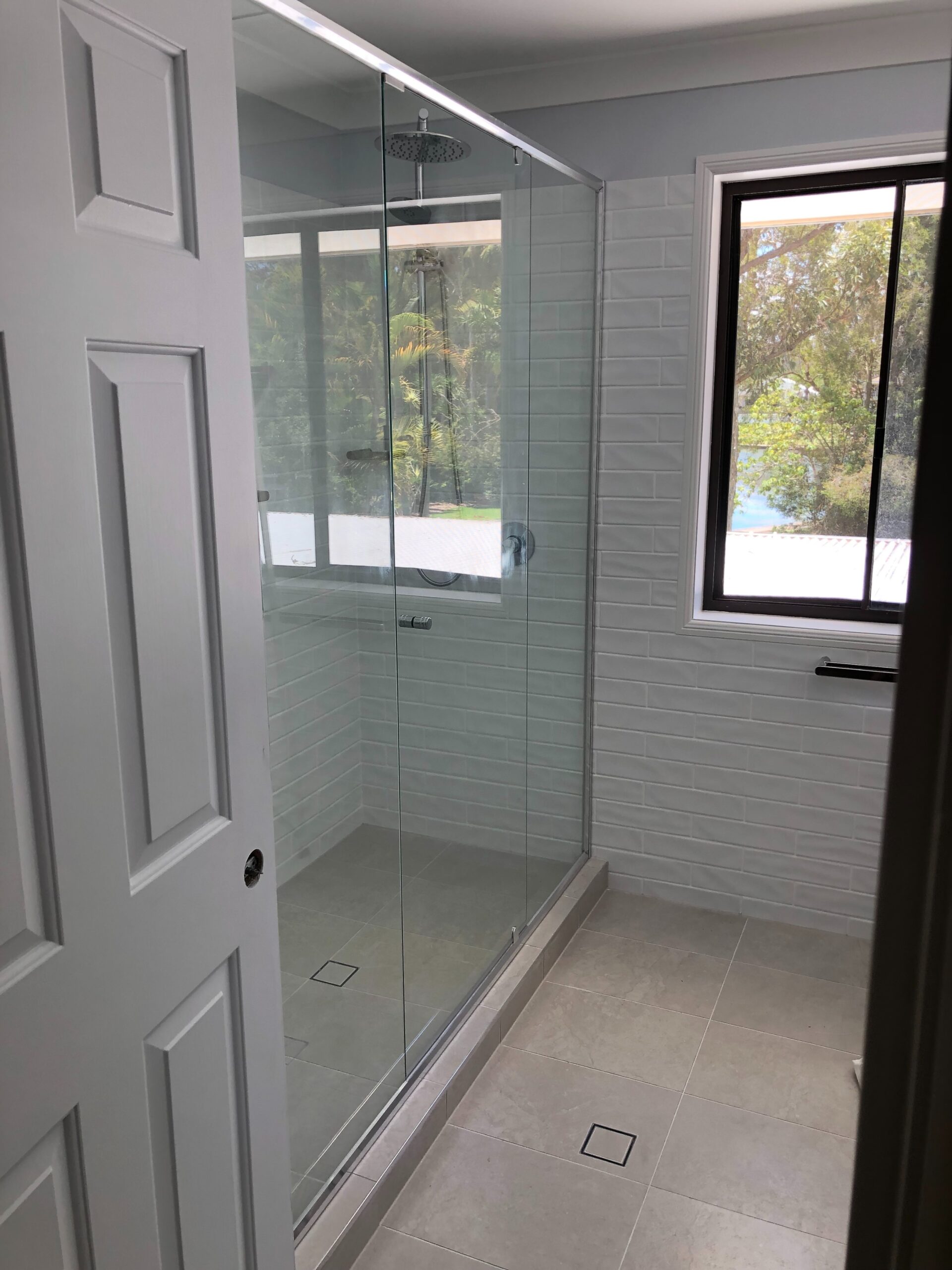 Semi Frameless Shower Screens - Image 14