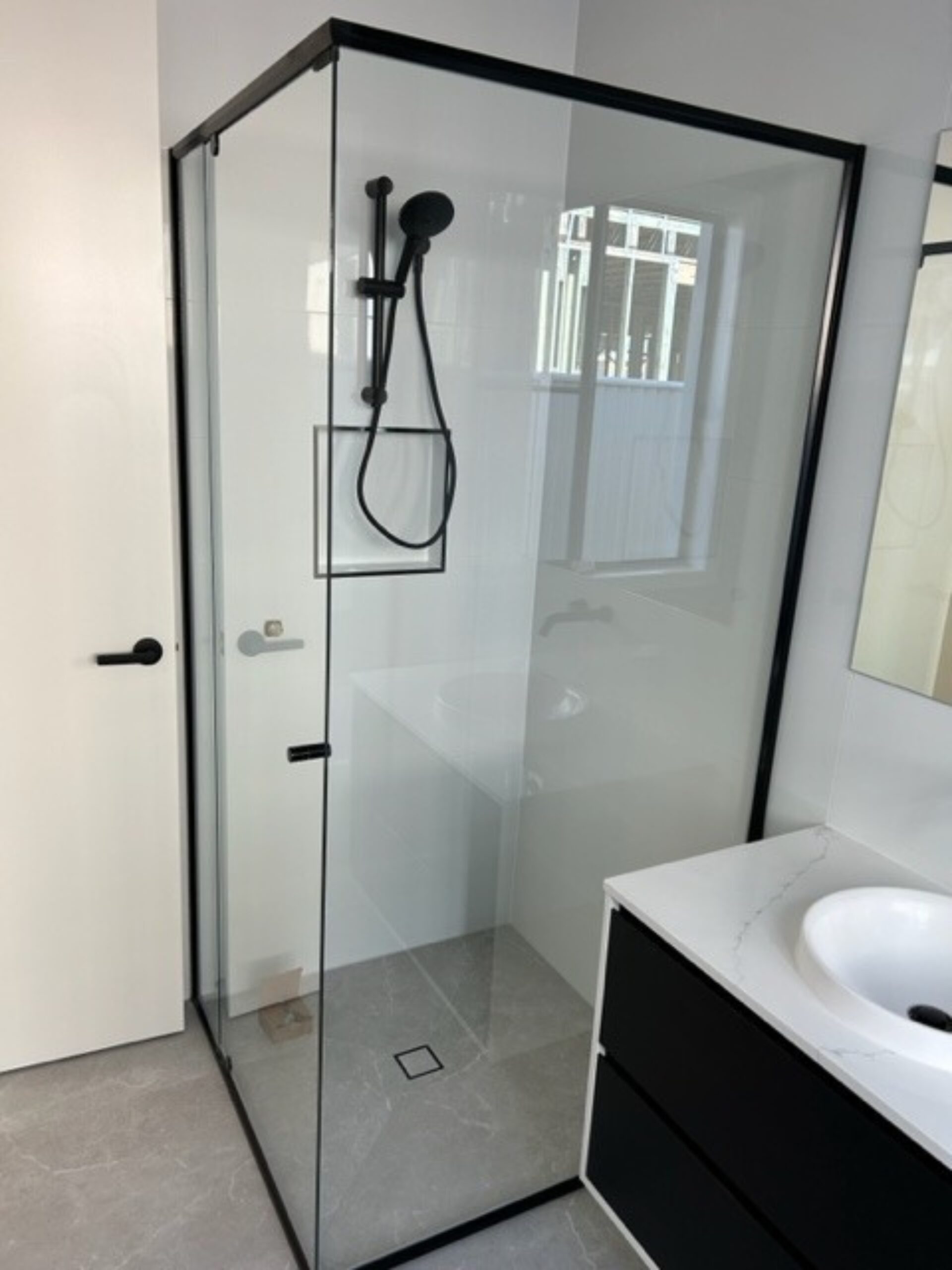 Semi Frameless Shower Screens - Image 15