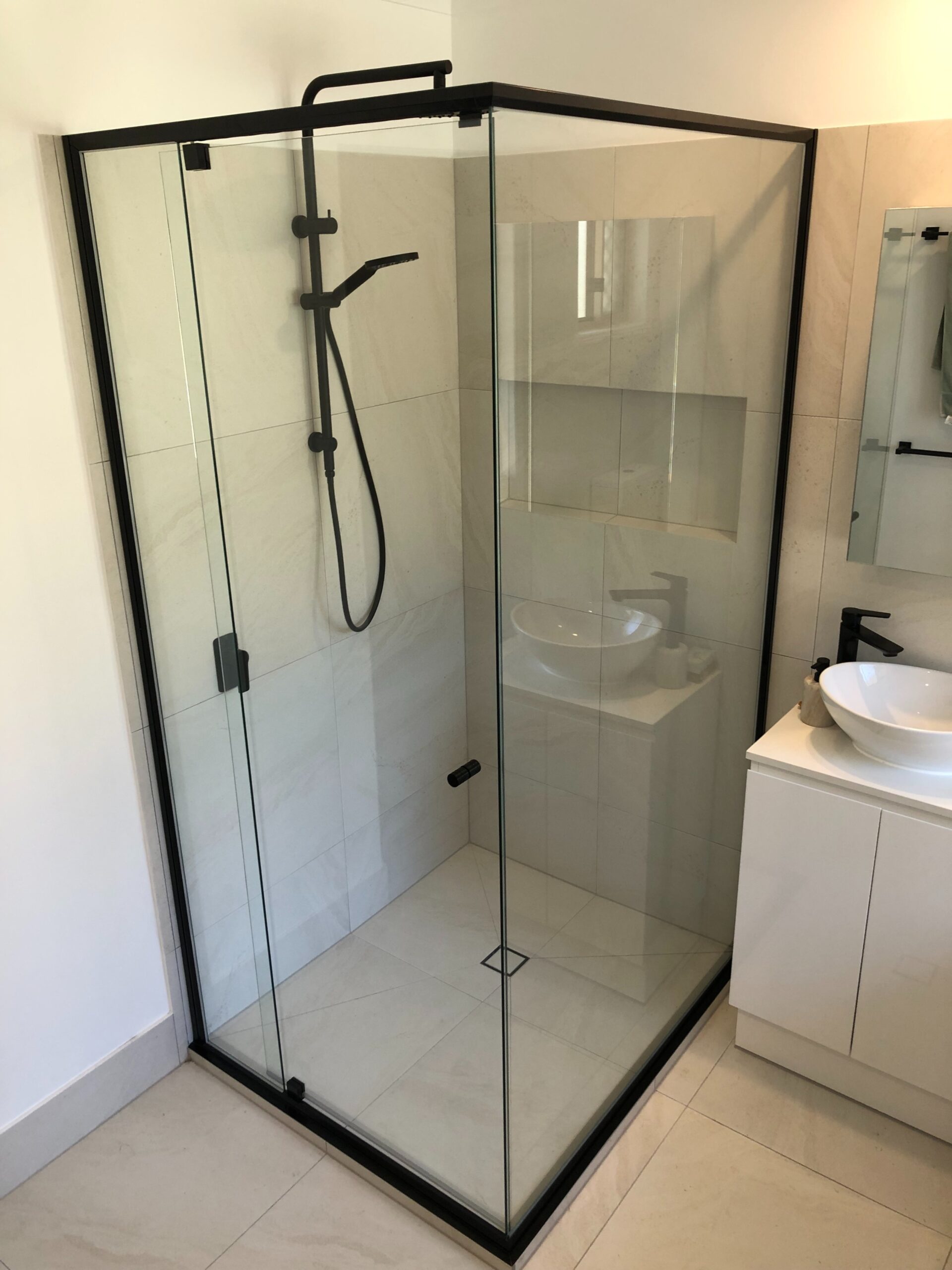Semi Frameless Shower Screens - Image 16