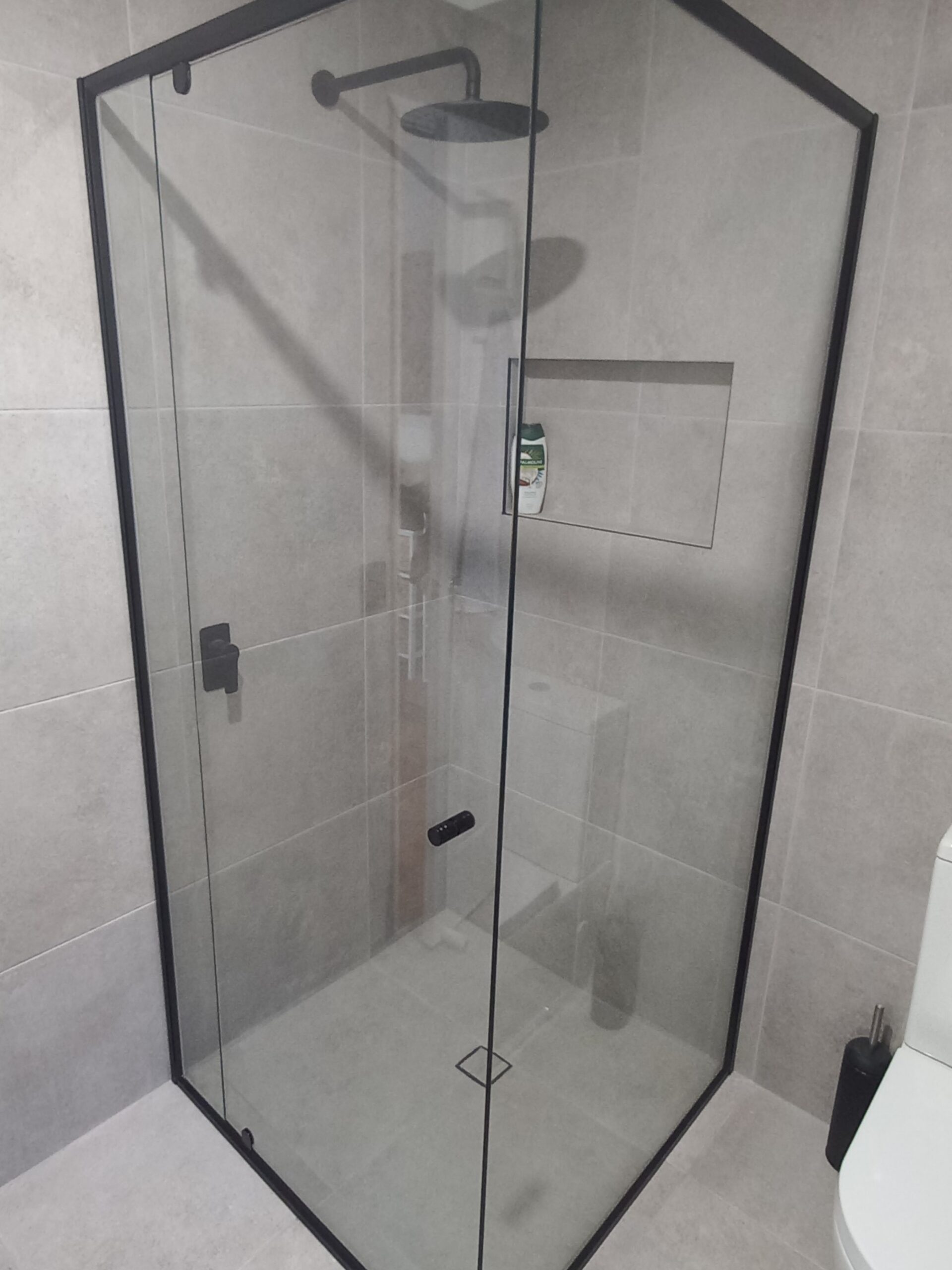 Semi Frameless Shower Screens - Image 25