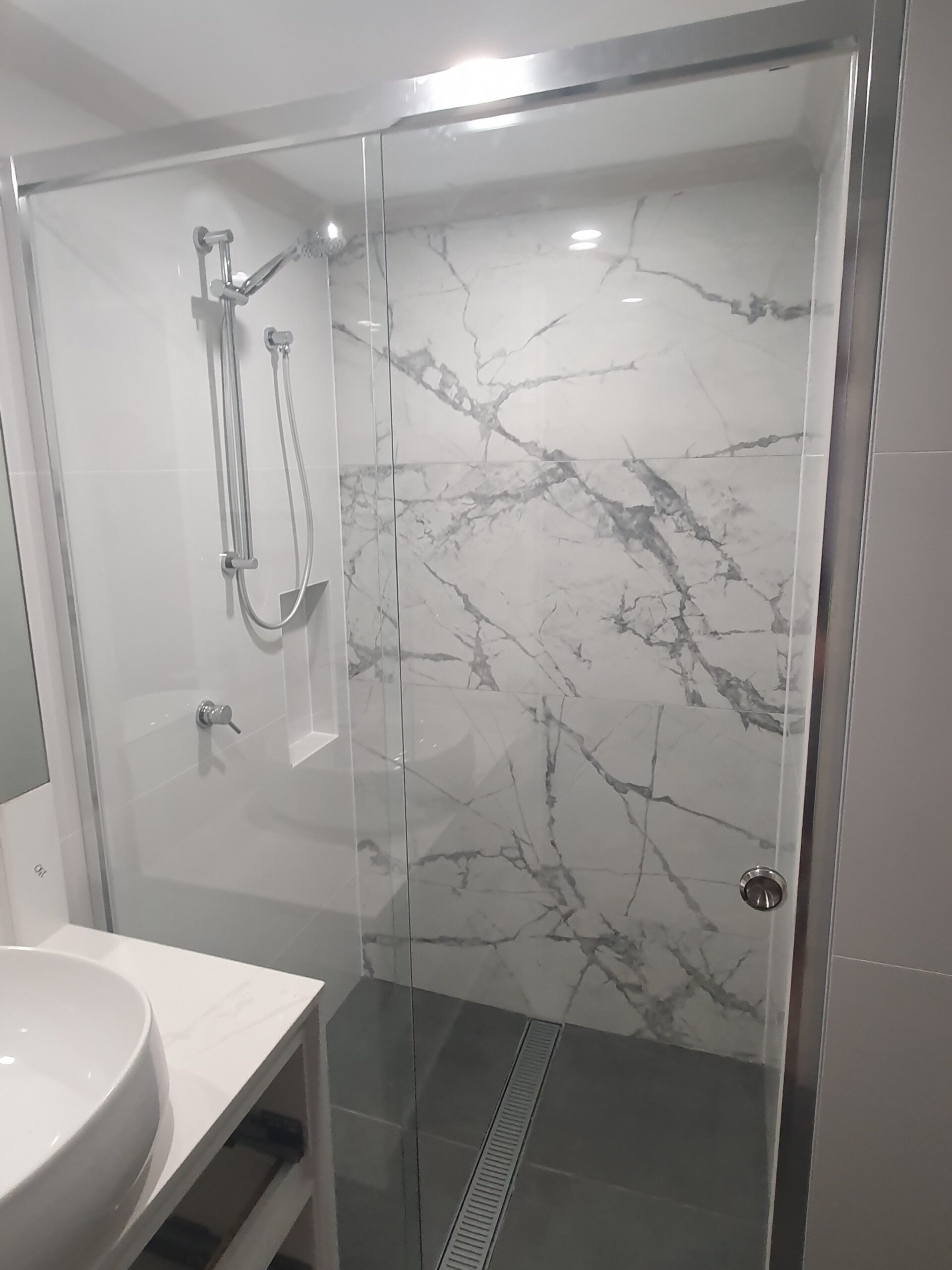 Semi Frameless Shower Screens - Image 26