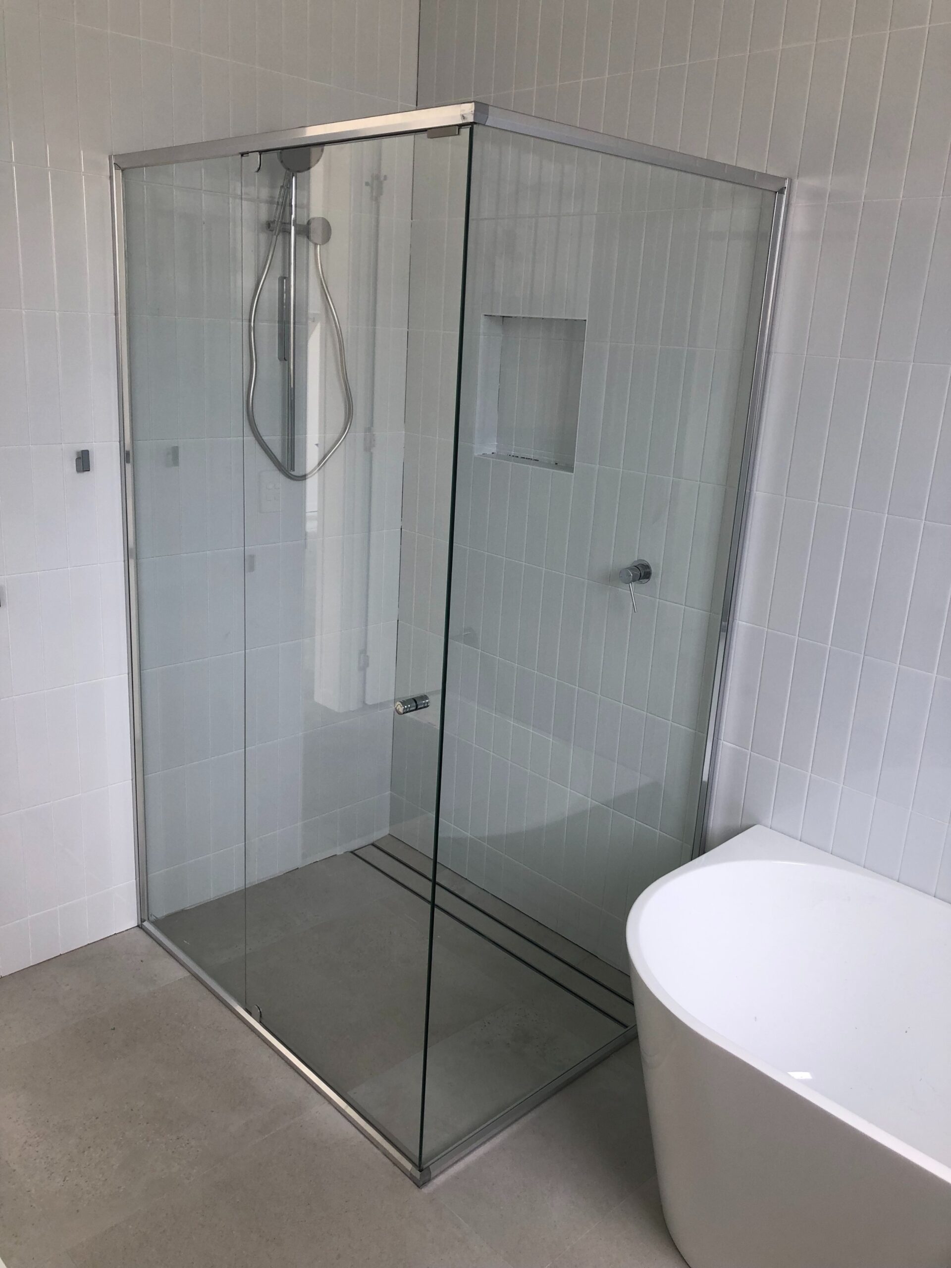 Semi Frameless Shower Screens - Image 31