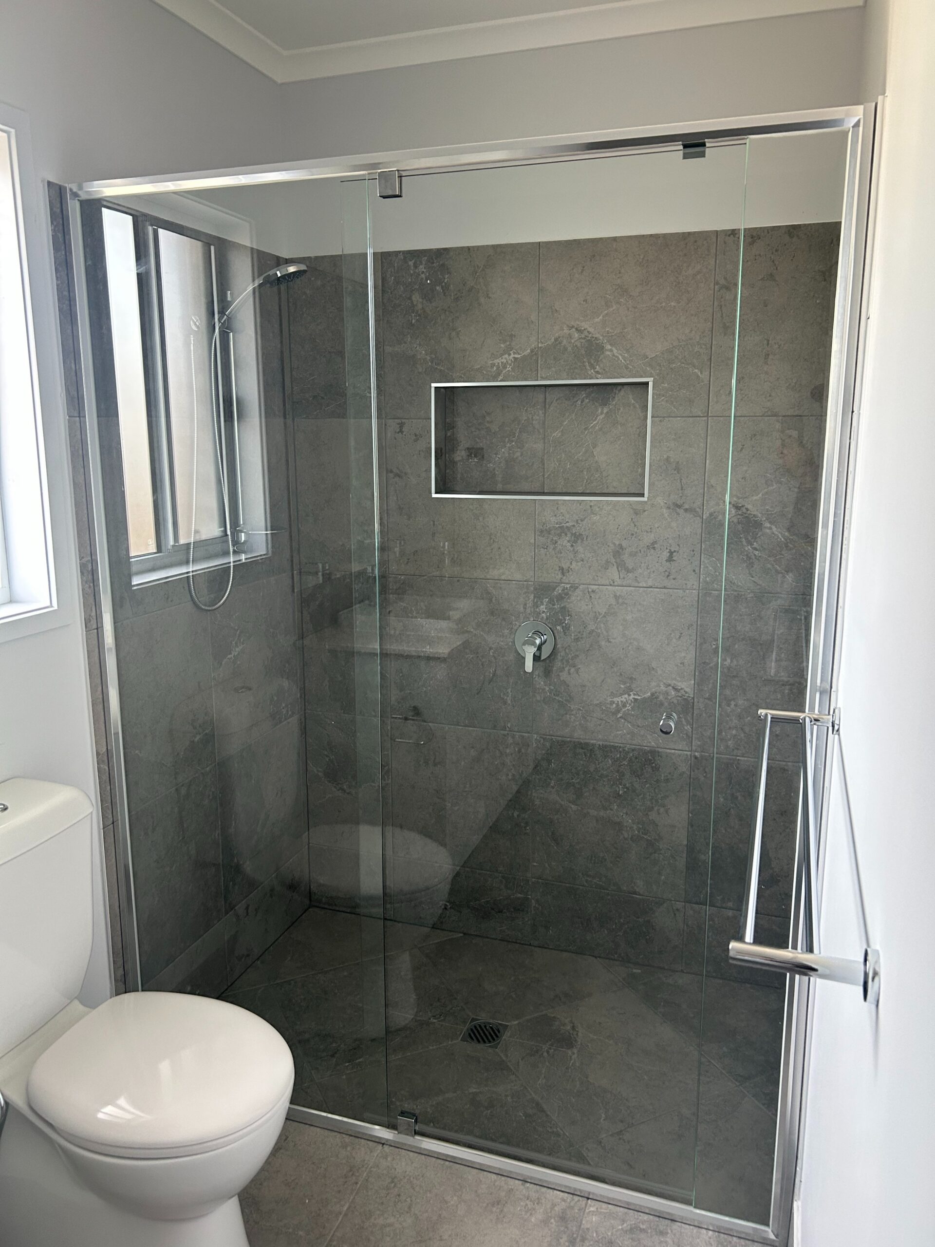 Semi Frameless Shower Screens - Image 32
