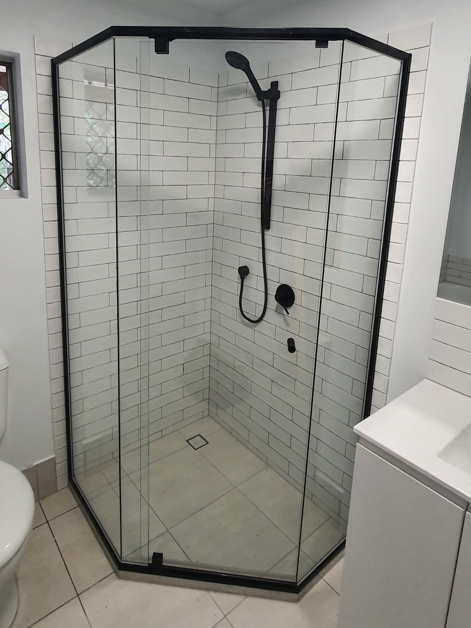 Semi Frameless Shower Screens - Image 3