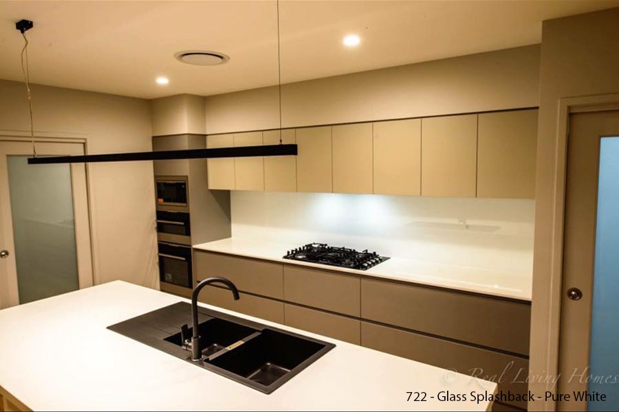 Low Iron Glass Splashbacks - Ultimate Shower Screen